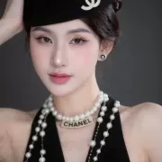 Otilia Lina photo 1, asian, average, black hair, 165 cm, 57 kg, Small bust, Hong Kong