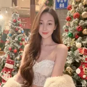 Velda Lina photo 1, asian, athletic, brunette, 167 cm, 54 kg, Small bust, Hong Kong