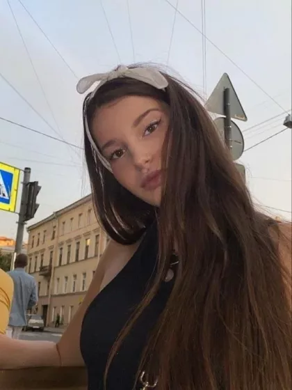 Loren Lina photo 1, european, average, brunette, 173 cm, 66 kg, Small bust, Hong Kong