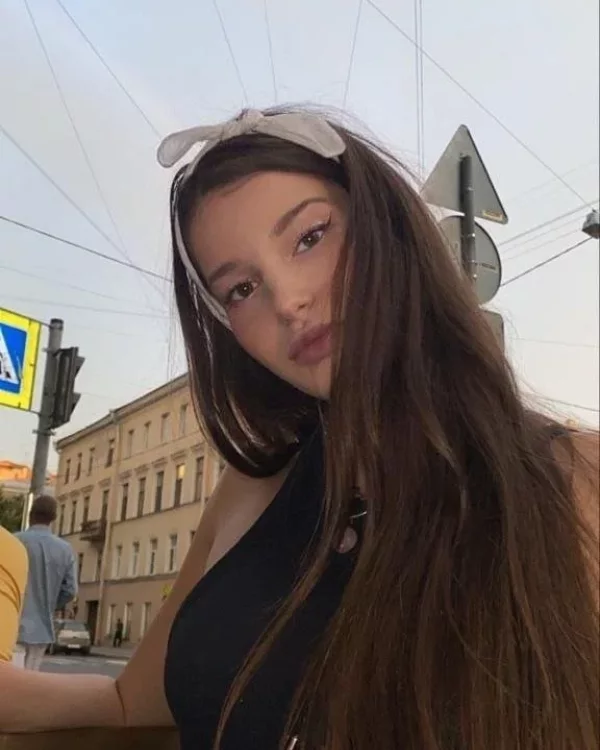 Loren Lina photo 1, european, average, brunette, 173 cm, 66 kg, Small bust, Hong Kong