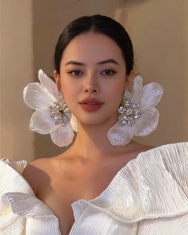 Alanna Nora photo 1, asian, athletic, black hair, 165 cm, 54 kg, Medium bust, Hong Kong