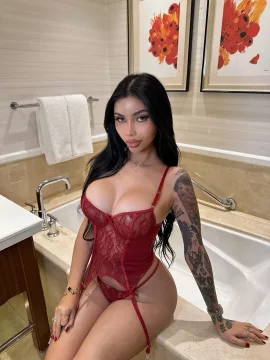 Pat Lina photo 1, asian, busty, black hair, 160 cm, 52 kg, Large bust, Hong Kong