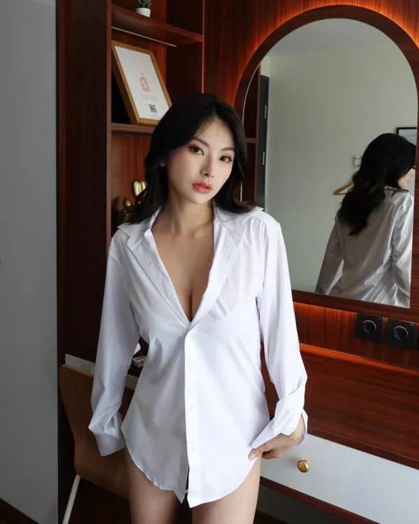Andreanne Lina photo 1, asian, average, black hair, 165 cm, 58 kg, Medium bust, Hong Kong