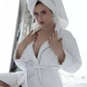 Elta Mira photo 6, asian, curvy, brunette, 180 cm, 73 kg, Large bust, Hong Kong