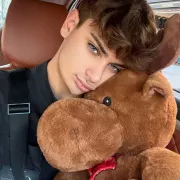 Arthur photo 3, latina, average, brunette, 180 cm, 63 kg, Hong Kong