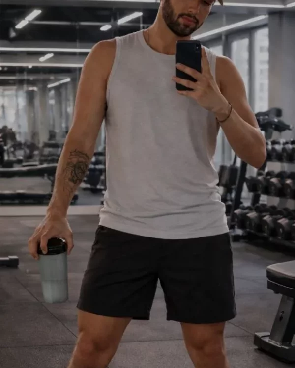 Aurelio photo 1, latina, average, brunette, 185 cm, 72 kg, Hong Kong