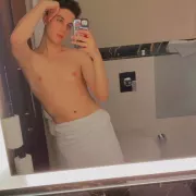 Brandon photo 6, european, slim, brunette, 180 cm, 61 kg, Hong Kong