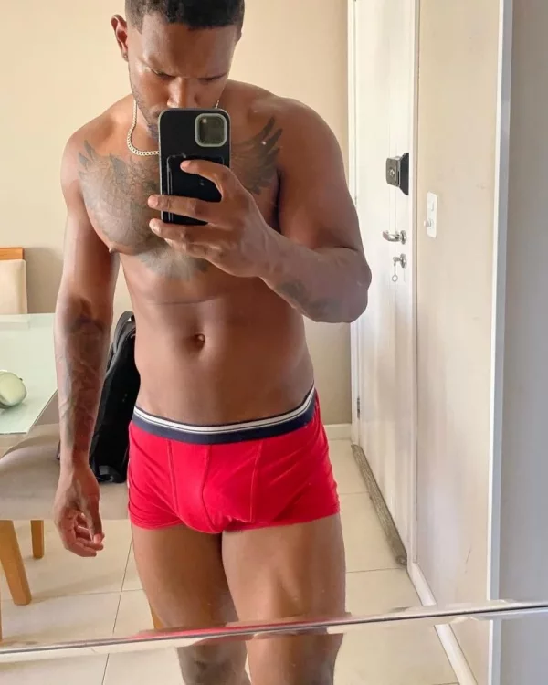 Caio photo 1, latina, curvy, black hair, 180 cm, 81 kg, Hong Kong