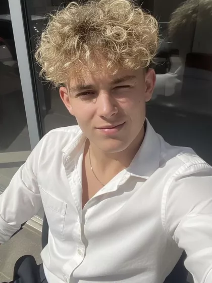 Diego photo 1, european, athletic, blonde hair, 175 cm, 70 kg, Hong Kong