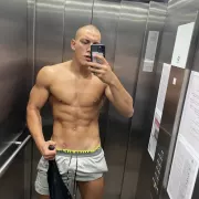Dominic photo 23, european, curvy, black hair, 185 cm, 86 kg, Hong Kong