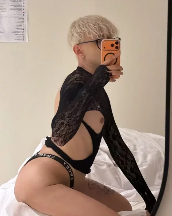 Dorian photo 1, mixed, curvy, blonde hair, 175 cm, 79 kg, Hong Kong