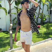 Lucas photo 18, european, slim, black hair, 178 cm, 54 kg, Hong Kong