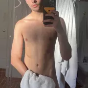 Lucas photo 2, european, slim, black hair, 178 cm, 54 kg, Hong Kong