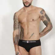 Tristan photo 4, european, athletic, black hair, 175 cm, 72 kg, Hong Kong