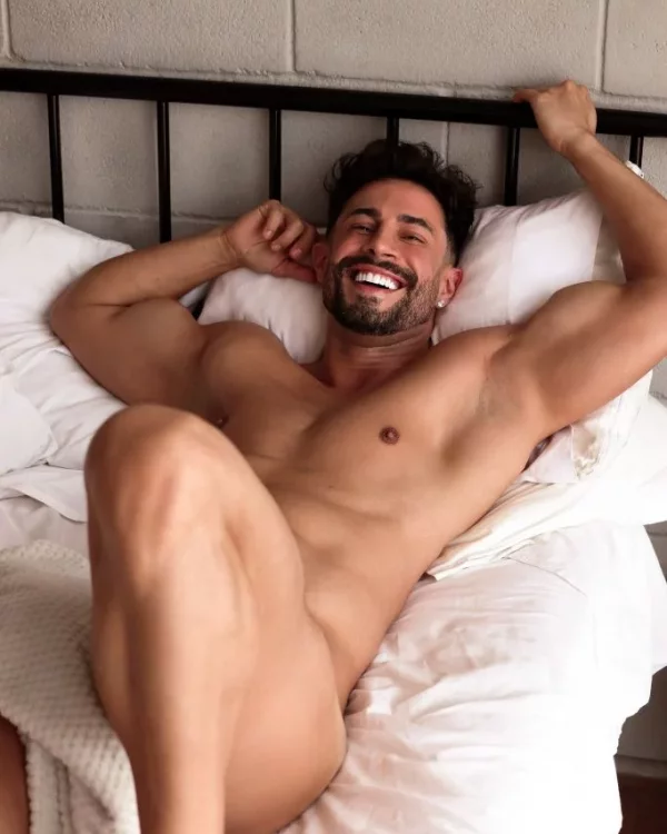 Valls photo 1, latina, curvy, black hair, 178 cm, 83 kg, Hong Kong