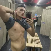 Vicente photo 5, latina, average, black hair, 185 cm, 77 kg, Hong Kong