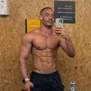 Vidal photo 50, latina, athletic, black hair, 175 cm, 74 kg, Hong Kong