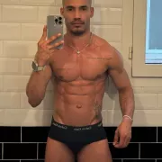 Vidal photo 63, latina, athletic, black hair, 175 cm, 74 kg, Hong Kong