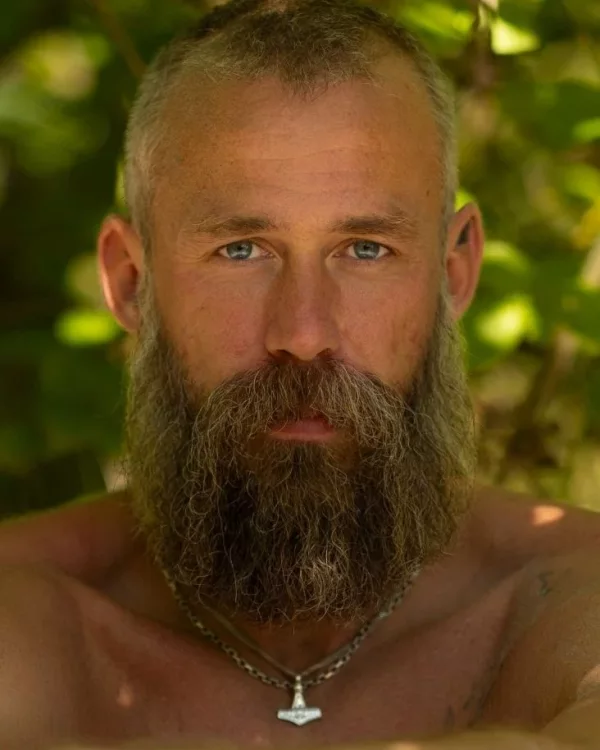 Viking photo 1, european, curvy, brunette, 183 cm, 95 kg, Hong Kong