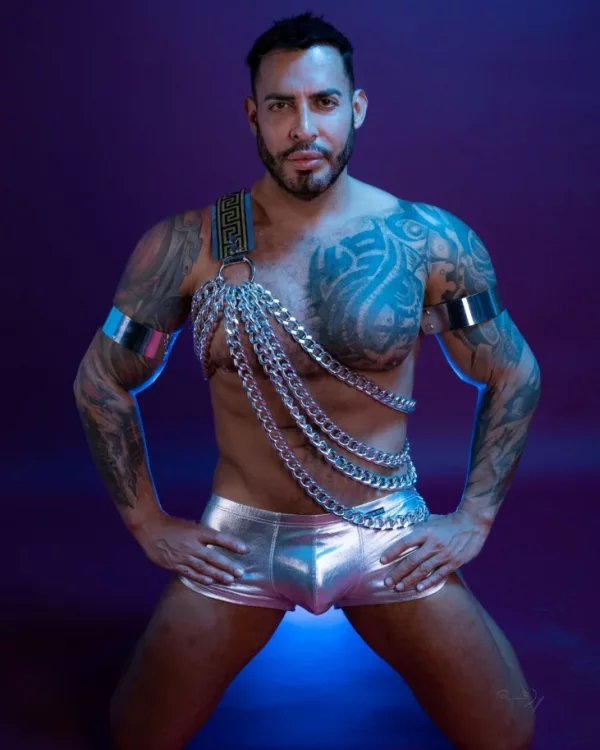 Viktor photo 1, latina, athletic, brunette, 180 cm, 79 kg, Hong Kong