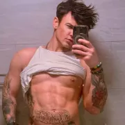 Vince photo 3, latina, athletic, brunette, 185 cm, 83 kg, Hong Kong