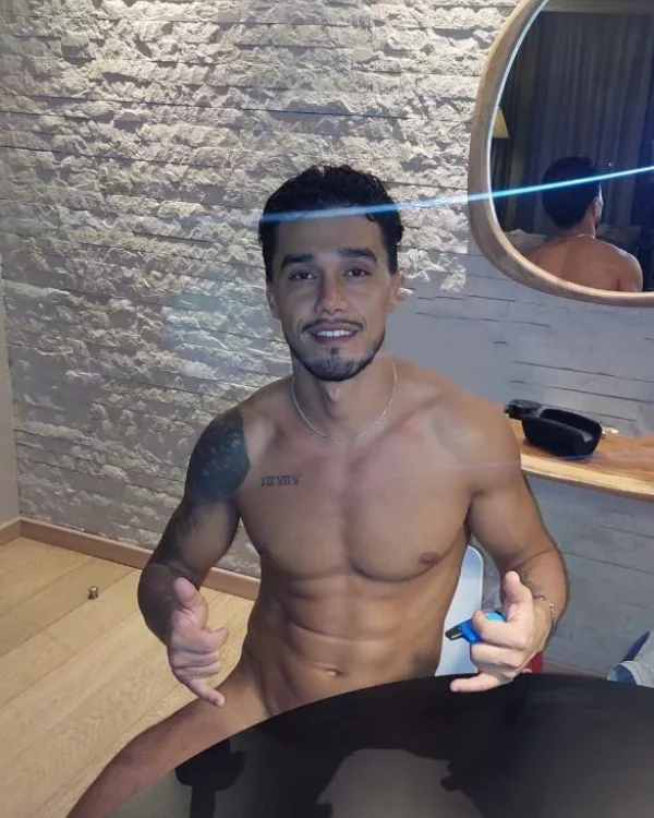 Vinicius photo 1, latina, athletic, brunette, 183 cm, 79 kg, Hong Kong