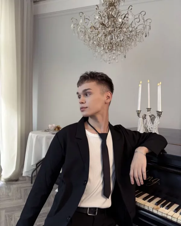 Vladislav photo 1, latina, slim, brunette, 180 cm, 58 kg, Hong Kong
