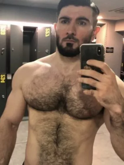 Volk photo 1, european, curvy, black hair, 185 cm, 86 kg, Hong Kong