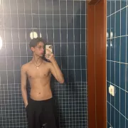 Votchel photo 8, mixed, slim, black hair, 185 cm, 63 kg, Hong Kong