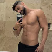 Wellington photo 1, latina, curvy, black hair, 185 cm, 90 kg, Hong Kong