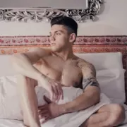 Zac photo 36, latina, curvy, black hair, 178 cm, 83 kg, Hong Kong