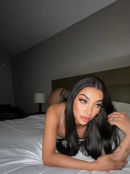 Barbara photo 1, latina, athletic, black hair, 170 cm, 70 kg, Large bust, Hong Kong