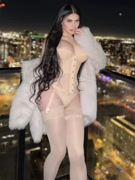 Bonita photo 1, latina, athletic, brunette, 176 cm, 70 kg, Large bust, Hong Kong
