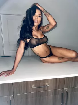 Kassidy photo 1, black, average, black hair, 164 cm, 58 kg, Small bust, Hong Kong