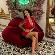 Kayla photo 12, latina, curvy, black hair, 167 cm, 74 kg, Large bust, Hong Kong