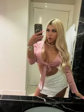 Lika photo 1, latina, average, blonde hair, 170 cm, 65 kg, Large bust, Hong Kong
